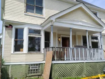 Detached House with x Bedrooms, x Bathrooms