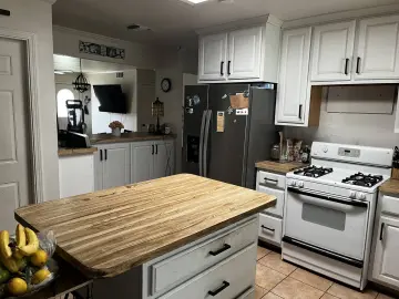 Detached House with xxxx sqft, x Bedrooms, x Bathroom