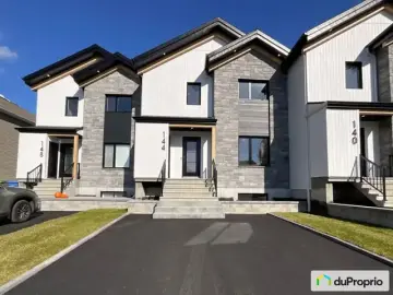 Semi Detached with x Bedrooms, x Bathrooms