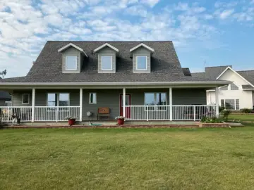 Detached House with x Bedrooms, x Bathrooms