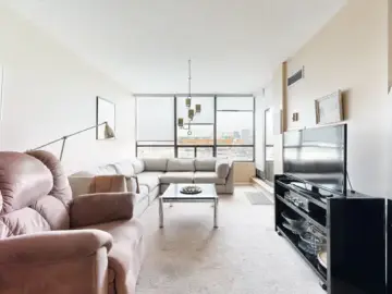 Condominium with x Bedrooms, x Bathrooms