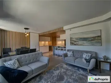 Condominium with x Bedrooms, x Bathrooms