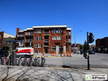 Condominium with x Bedrooms, x Bathroom