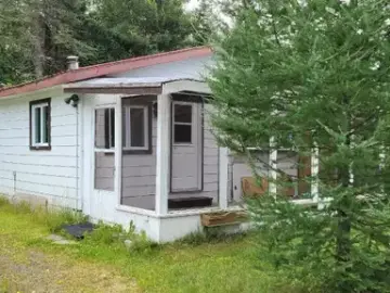Detached House with x Bedroom, x Bathroom