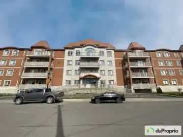 Condominium with x Bedrooms, x Bathroom