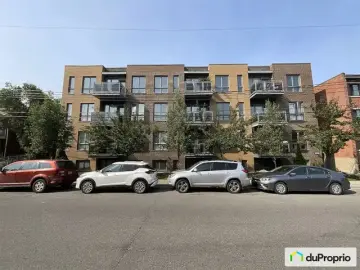 Condominium with x Bedrooms, x Bathroom