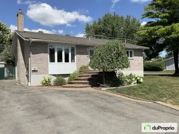 Detached House with x Bedrooms, x Bathroom