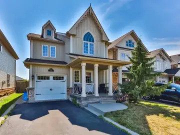 Detached House with x Bedrooms, x Bathrooms