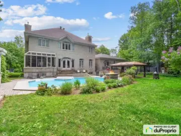 Detached House with x Bedrooms, x Bathrooms
