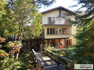 Cottage with x Bedrooms, x Bathrooms