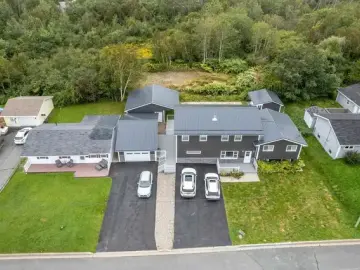 Detached House with x Bedrooms, x Bathrooms