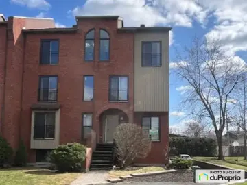 Condominium with x Bedrooms, x Bathroom