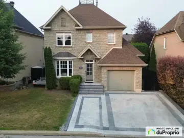 Detached House with x Bedrooms, x Bathrooms