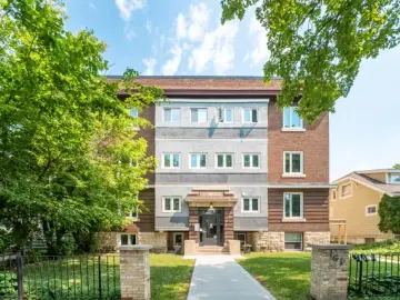 Condominium with xxx sqft, x Bedroom, x Bathroom