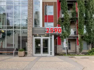 Condominium with xxx sqft, x Bedroom, x Bathroom