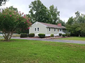 Detached House with xxxx sqft, x Bedrooms, x Bathroom