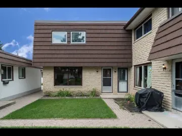 Condominium with xxxx sqft, x Bedrooms, x Bathroom