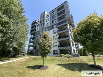 Condominium with x Bedrooms, x Bathroom