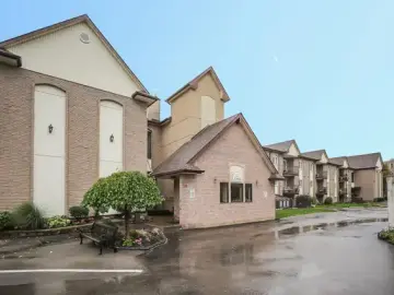Condominium with x Bedrooms, x Bathroom