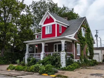 Detached House with xxxx sqft, x Bedrooms, x Bathroom
