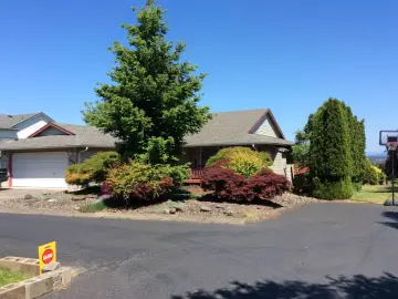 Detached House with x Bedrooms, x Bathrooms