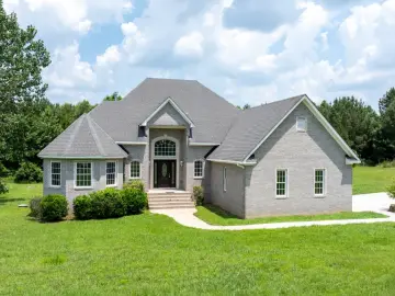 Detached House with xxxx sqft, x Bedrooms, xx Bathroo