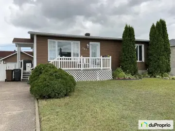 Detached House with x Bedrooms, x Bathrooms