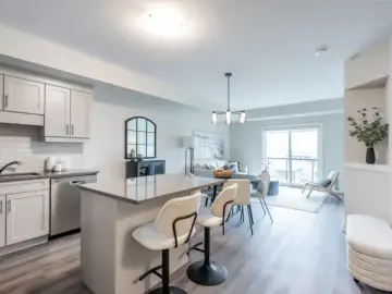 Condominium with xxx sqft, x Bedroom, x Bathrooms