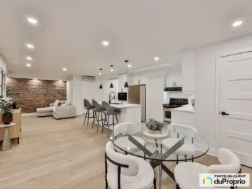 Condominium with x Bedrooms, x Bathroom