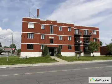 Condominium with x Bedrooms, x Bathroom