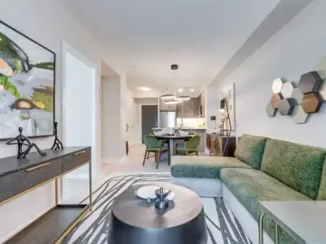 Condominium with xxx sqft, x Bedroom, x Bathroom