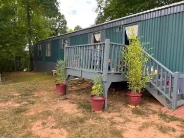 Detached House with xxxx sqft, x Bedrooms, x Bathroom