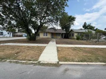 Detached House with xxxx sqft, x Bedrooms, x Bathroom
