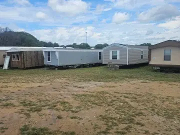 Detached House with x Bedrooms, x Bathrooms