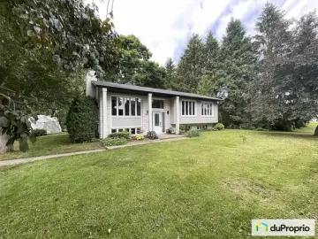 Detached House with x Bedrooms, x Bathrooms