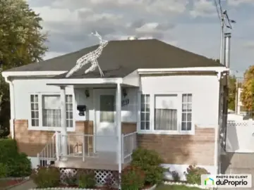 Detached House with x Bedrooms, x Bathroom