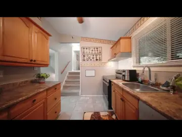 Detached House with x Bedrooms, x Bathrooms