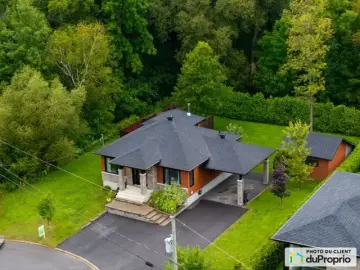 Semi Detached with x Bedrooms, x Bathrooms
