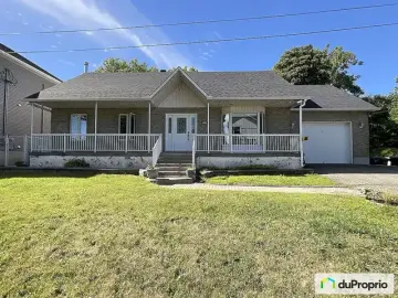Detached House with x Bedrooms, x Bathrooms