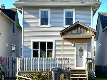 Detached House with x Bedrooms, x Bathroom