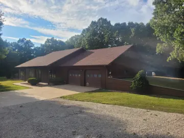 Detached House with xxxx sqft, x Bedrooms, x Bathroom