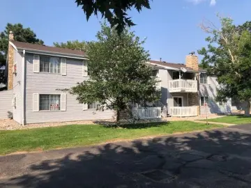 Condominium with x Bedroom, x Bathrooms