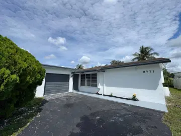 Detached House with x Bedrooms, x Bathrooms