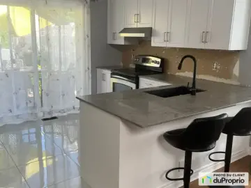 Detached House with x Bedrooms, x Bathrooms