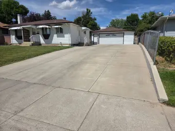 Detached House with xxxx sqft, x Bedrooms, x Bathroom