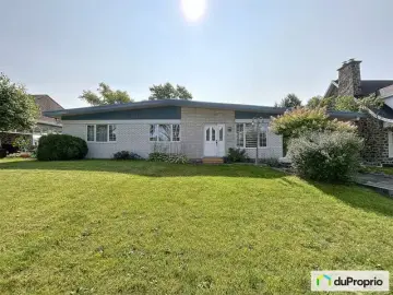 Detached House with x Bedrooms, x Bathroom