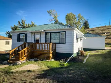 Detached House with xxxx sqft, x Bedrooms, x Bathroom