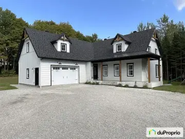 Detached House with x Bedrooms, x Bathrooms