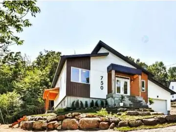 Multi Family with x Bedrooms, x Bathrooms