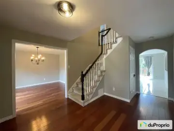 Detached House with x Bedrooms, x Bathrooms